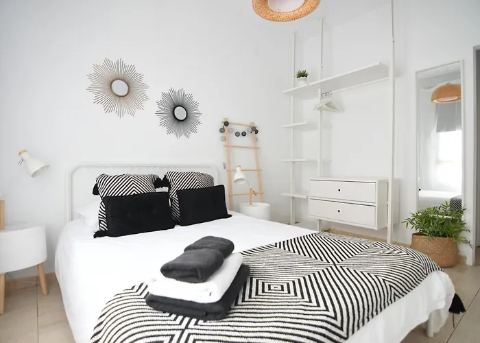 Near The Beach - 3Bed - 2Bath - Wifi