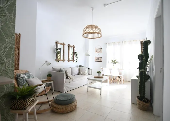 Near The Beach - 3Bed - 2Bath - Wifi